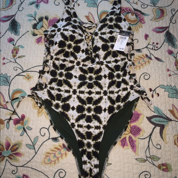 Rue21 Bathing Suit NWT - Picture 3 of 6
